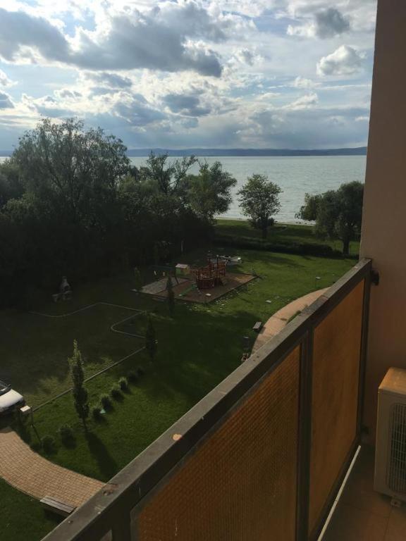 Milan Apartmanok Шиофок Экстерьер фото