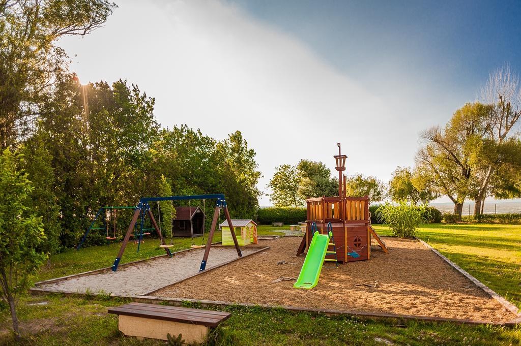 Milan Apartmanok Шиофок Экстерьер фото