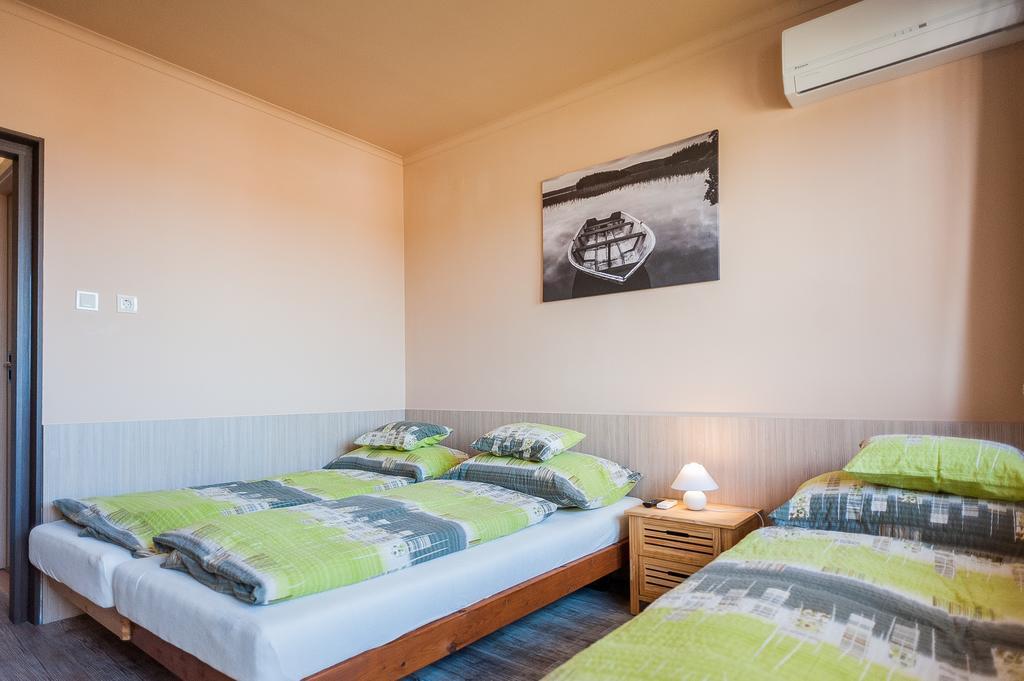 Milan Apartmanok Шиофок Экстерьер фото